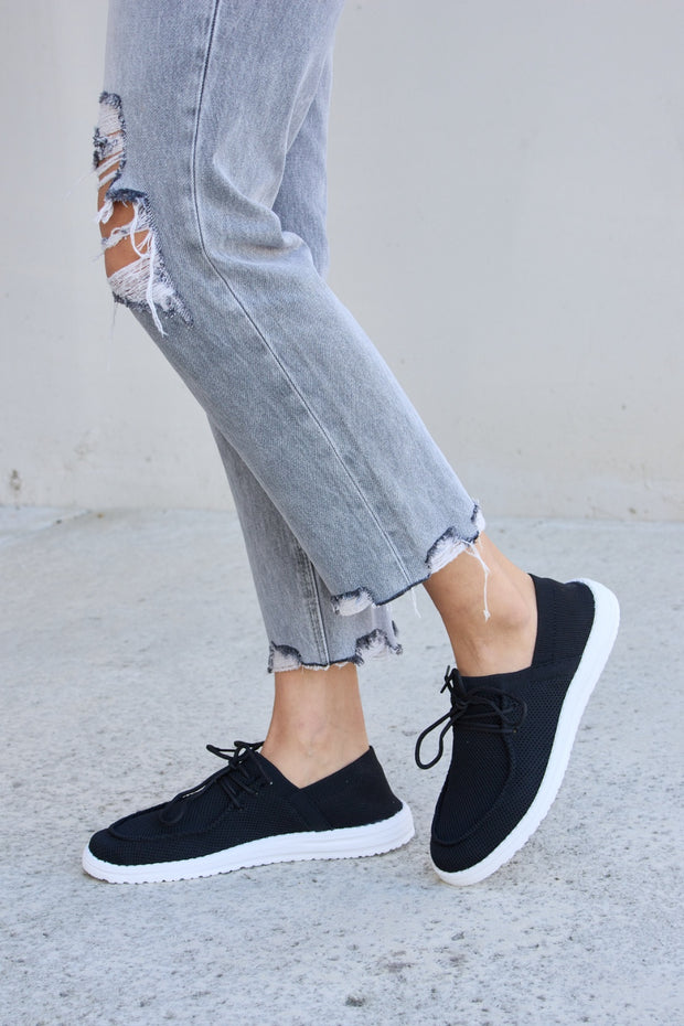 Forever Link Flat Round Toe Lace-Up Sneakers - Fashionmj