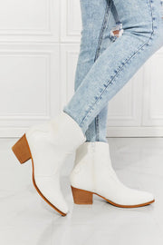 MMShoes Watertower Town Faux Leather Western Ankle Boots in White - Fashionmj