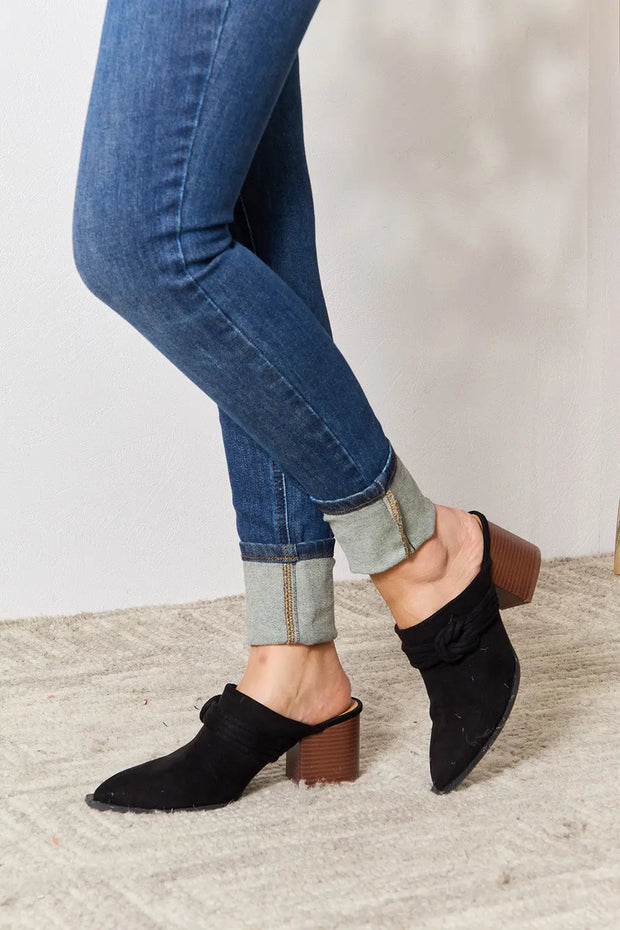 East Lion Corp Pointed-Toe Braided Trim Mules - Fashionmj