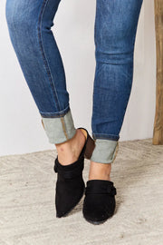 East Lion Corp Pointed-Toe Braided Trim Mules - Fashionmj