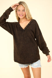 VERY J Washed V-Neck Exposed Seam Knit Top - Fashionmj