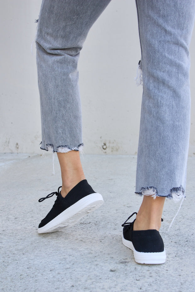 Forever Link Flat Round Toe Lace-Up Sneakers - Fashionmj