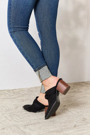 East Lion Corp Pointed-Toe Braided Trim Mules - Fashionmj