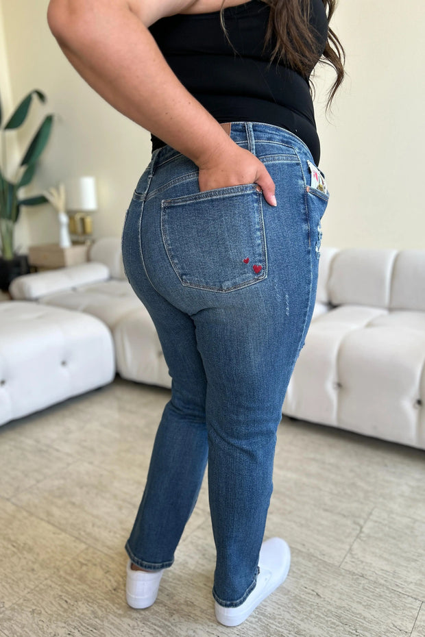 Judy Blue Full Size Queen Of Hearts Coin Pocket BF Jeans - Fashionmj