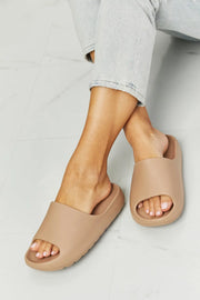 NOOK JOI In My Comfort Zone Slides in Beige - Fashionmj