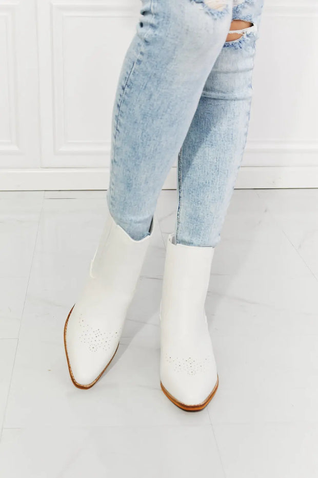 MMShoes Love the Journey Stacked Heel Chelsea Boot in White - Fashionmj