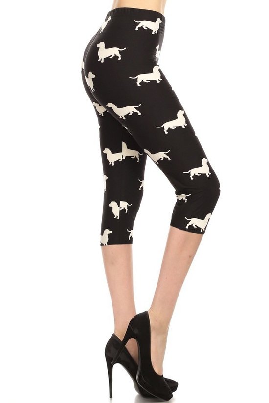 Dog Print, High Waisted Capri Leggings In A Fitted Style With An Elastic Waistband. - Fashionmj