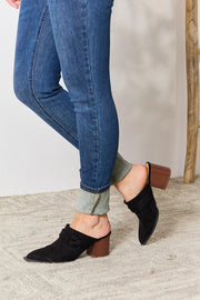 East Lion Corp Pointed-Toe Braided Trim Mules - Fashionmj