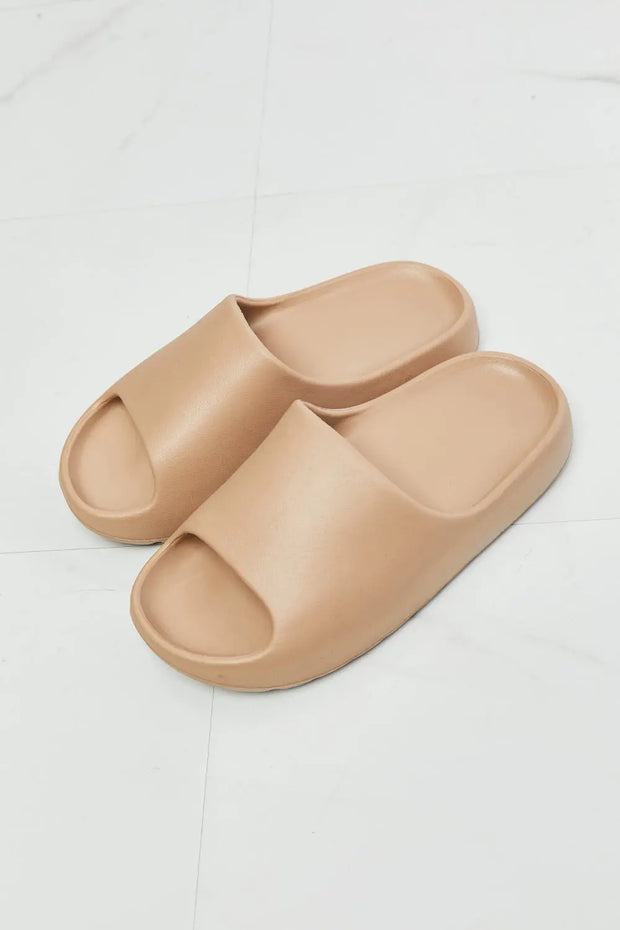 NOOK JOI In My Comfort Zone Slides in Beige - Fashionmj