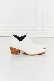 MMShoes Trust Yourself Embroidered Crossover Cowboy Bootie in White - Fashionmj