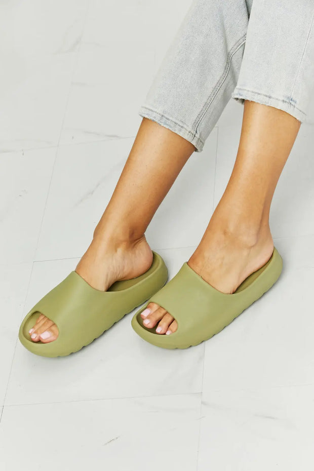 NOOK JOI In My Comfort Zone Slides in Green - Fashionmj