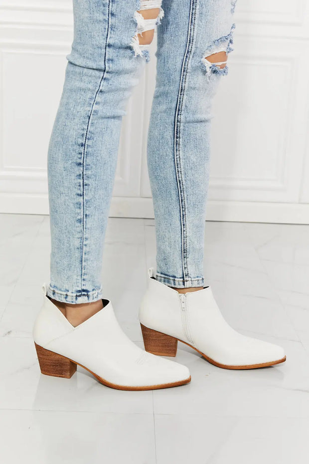 MMShoes Trust Yourself Embroidered Crossover Cowboy Bootie in White - Fashionmj