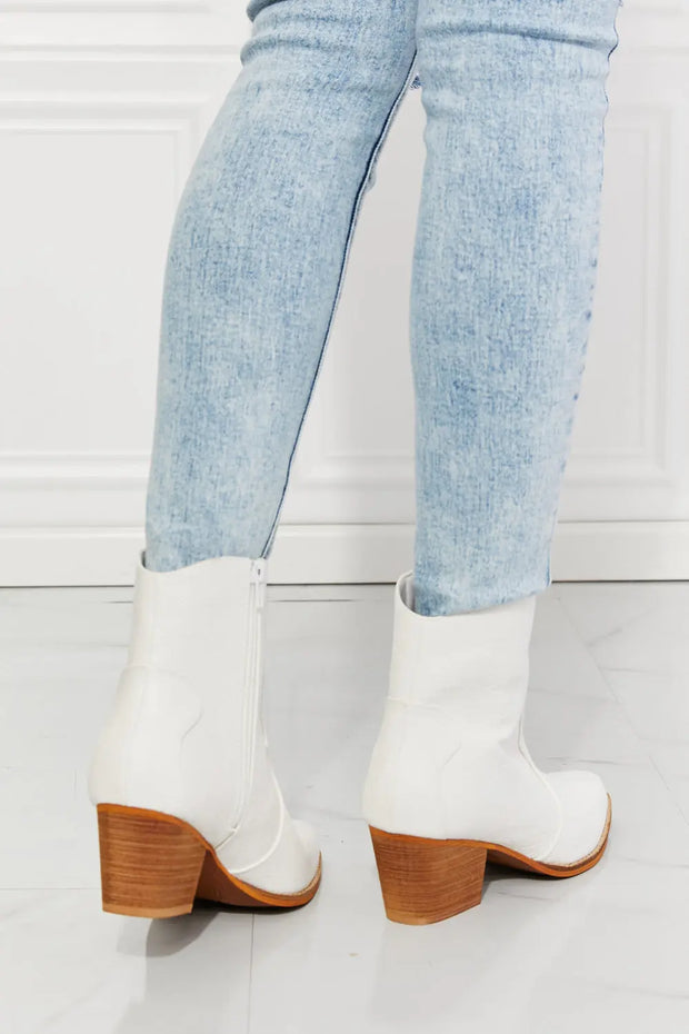 MMShoes Watertower Town Faux Leather Western Ankle Boots in White - Fashionmj