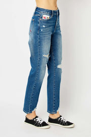 Judy Blue Full Size Queen Of Hearts Coin Pocket BF Jeans - Fashionmj